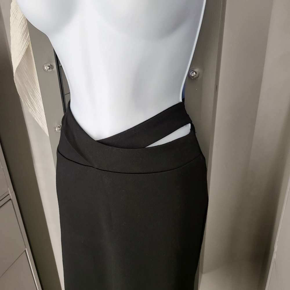 Cut out pencil skirt